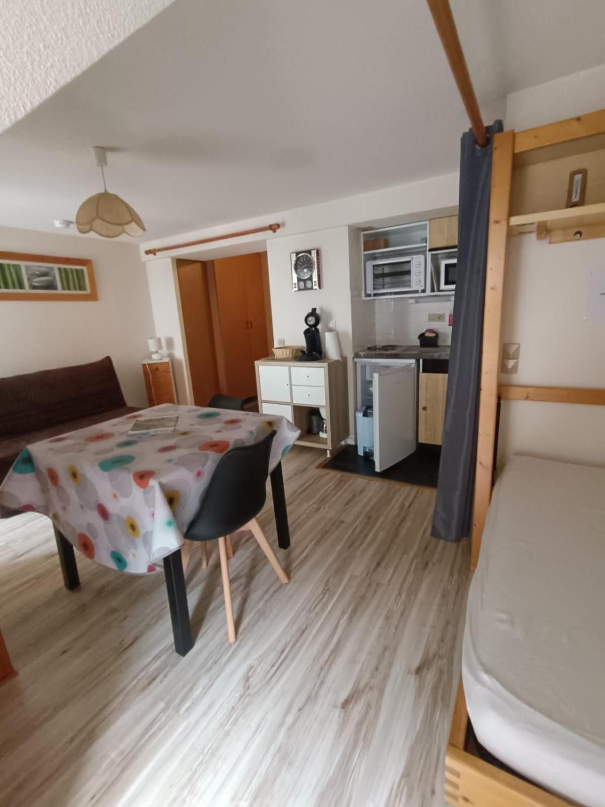 Studio Classe 4 Personnes Face Aux Thermes, Avec Coin Nuit Le Mont-Dore Bagian luar foto